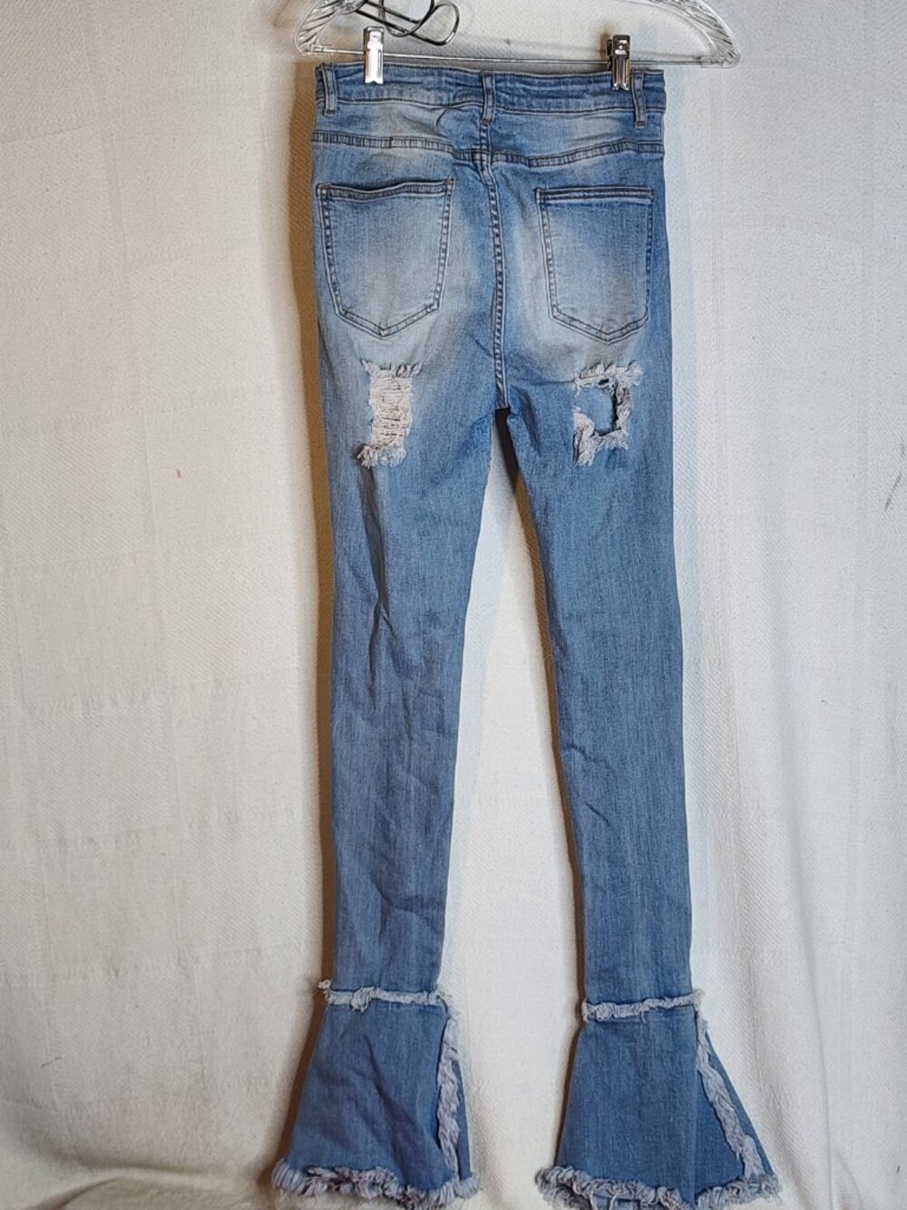Akira Light Wash Distressed Cotton Poly Span Fringe Flare Bottom Jeans Sz 9 W28 - Picture 11 of 16